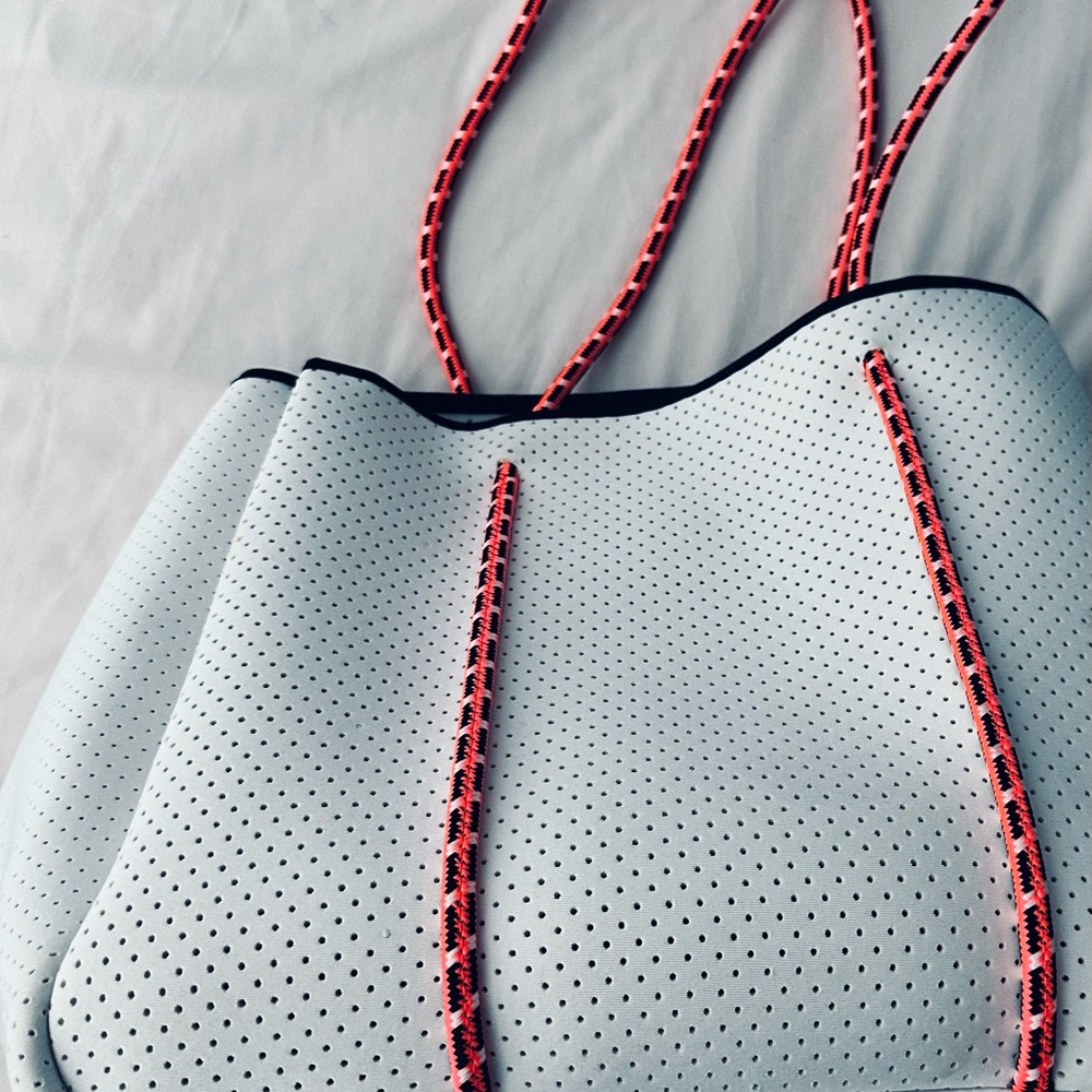 AnnaBell Ingall Beach/swim bag. NWT.
